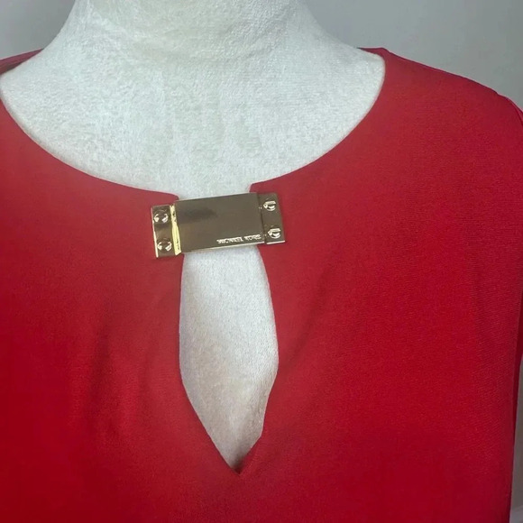 Michael Kors red long sleeve top with gold bar size small - Picture 5 of 8
